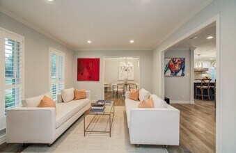 422 Wycliffe Dr in Houston, TX - Building Photo - Building Photo