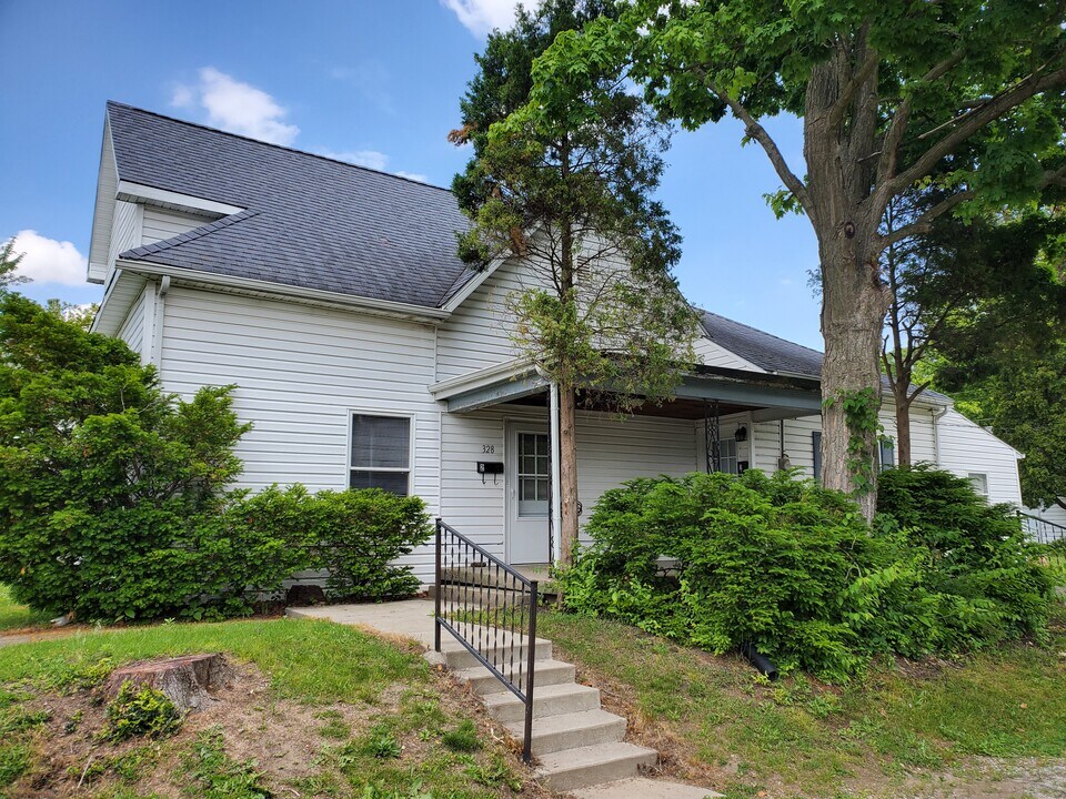 328 Milton Ave, Unit 2 in Anderson, IN - Foto de edificio