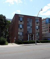 25 Davisville Ave in Toronto, ON - Building Photo
