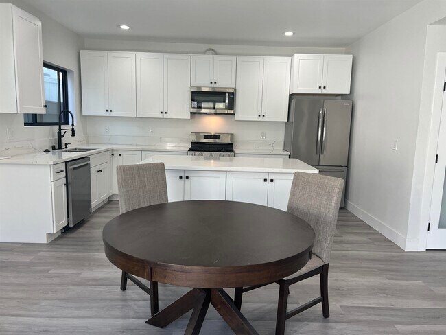 2686 B St in San Diego, CA - Building Photo - Building Photo