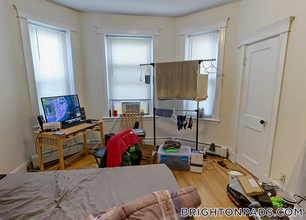1422 Commonwealth Ave in Boston, MA - Building Photo - Building Photo
