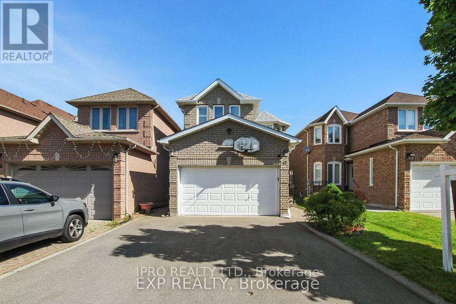 42 Richbell St in Vaughan, ON - Building Photo