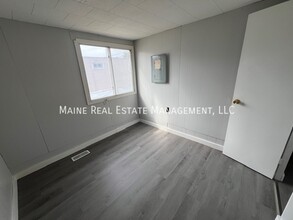 681 Main Rd N in Hampden, ME - Building Photo - Building Photo