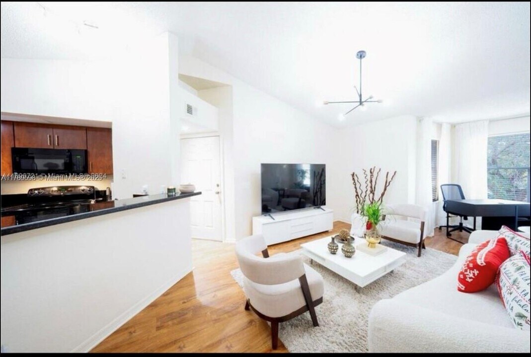 12950 Vista Isles Dr in Sunrise, FL - Building Photo