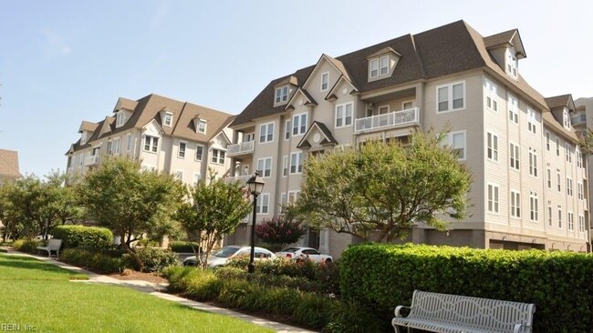 2308 Mariners Mark Way in Virginia Beach, VA - Foto de edificio - Building Photo