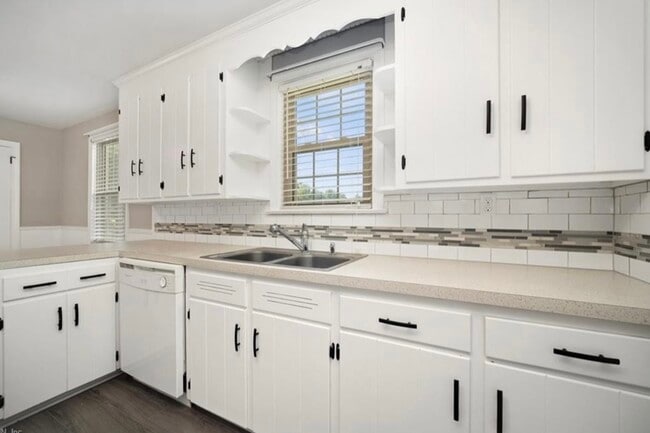 property at 11385 Old Suffolk Rd