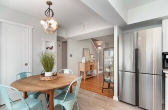 676 Roger Williams Ave in Highland Park, IL - Building Photo - Building Photo