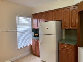 149 Bentley Dr in Miami Springs, FL - Building Photo - Building Photo
