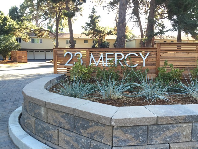 23 Mercy Apartments in Mountain View, CA - Foto de edificio - Building Photo