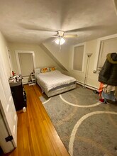 79 Surrey St, Unit 5 in Boston, MA - Foto de edificio - Building Photo