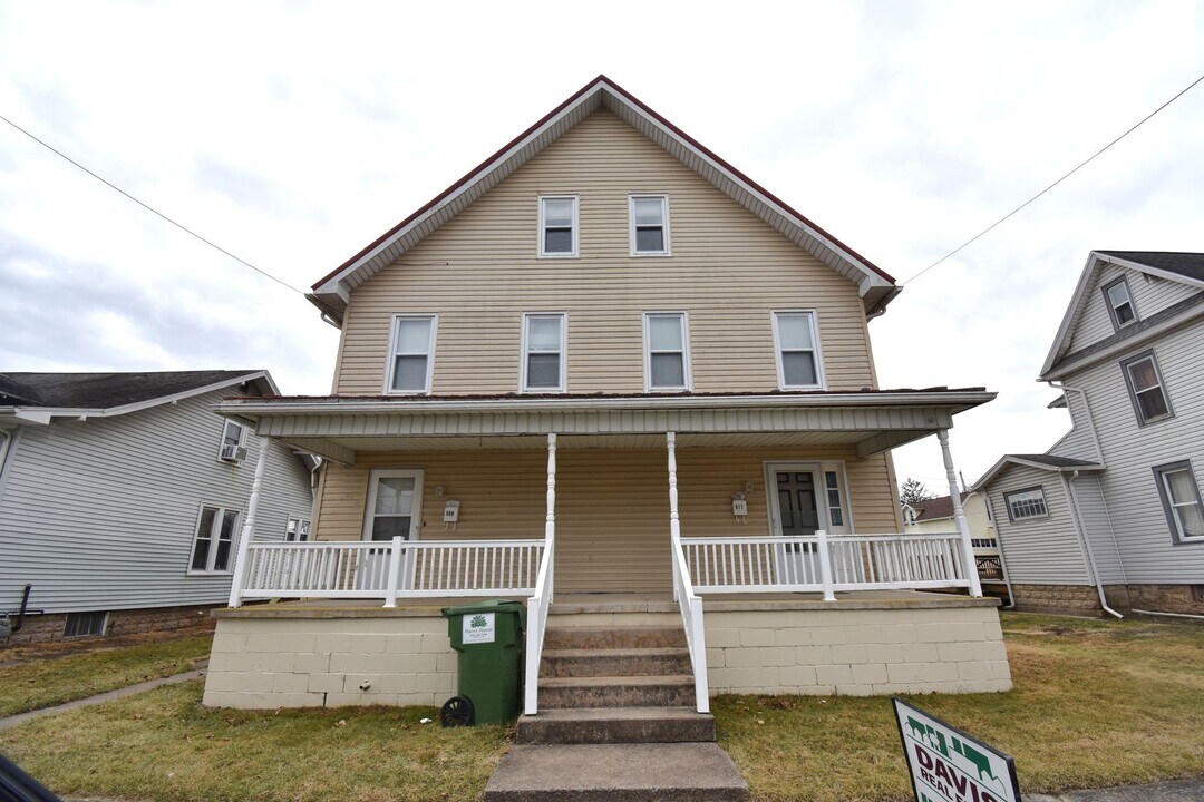 509-511 Burke St in Jersey Shore, PA - Foto de edificio