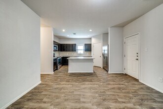 9535 Sandy Rdg Wy in San Antonio, TX - Building Photo - Building Photo