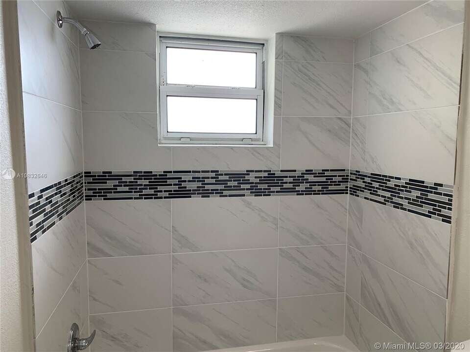 1101 N 22nd Ave-Unit -6 in Hollywood, FL - Building Photo