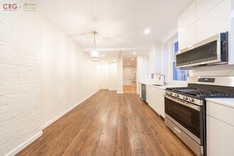 1726 Beacon St in Brookline, MA - Building Photo - Building Photo