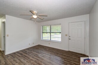 218 Patton Dr in Jackson, SC - Foto de edificio - Building Photo