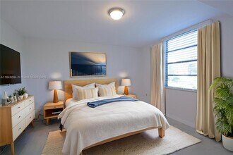 1717 Whitehall Dr, Unit #201 in Davie, FL - Building Photo - Building Photo