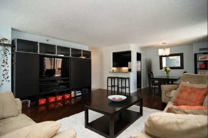 70 W Huron St, Unit 602 in Chicago, IL - Building Photo