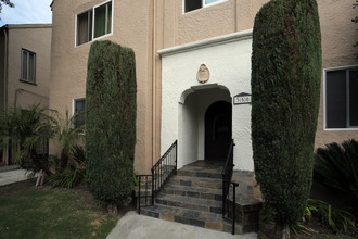 350 N Orange Grove Ave in Los Angeles, CA - Building Photo - Building Photo