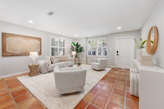 3274 Gifford Ln in Miami, FL - Building Photo - Building Photo