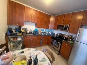 872 Huntington Ave, Unit 3 in Boston, MA - Foto de edificio - Building Photo