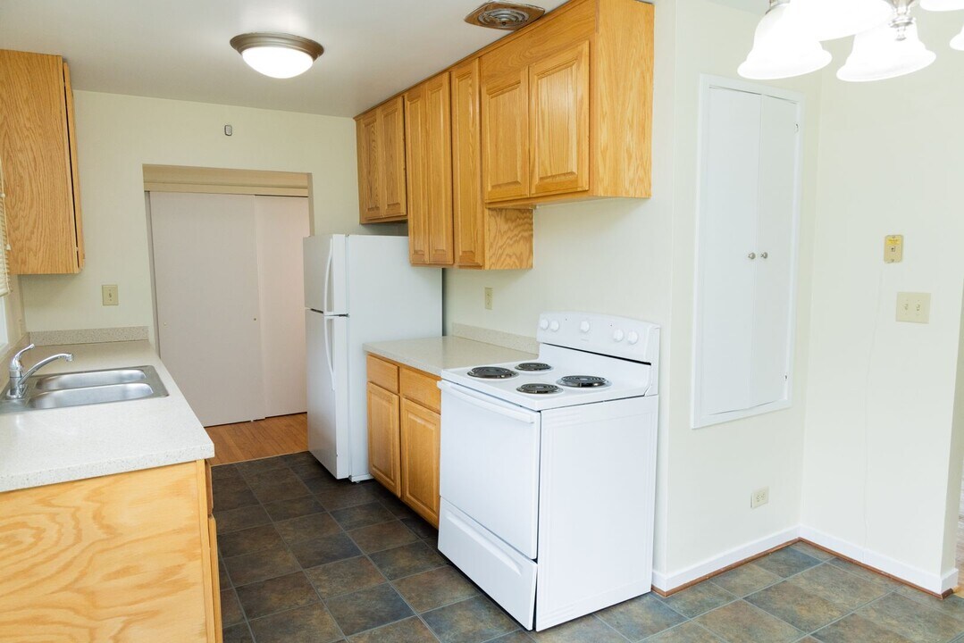 125 Mimosa Dr in Charlottesville, VA - Building Photo