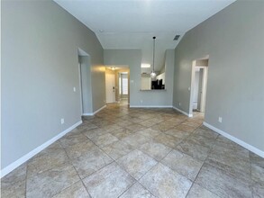 4631 Osceola Point Trail in Kissimmee, FL - Building Photo - Building Photo