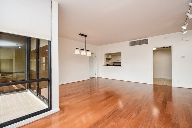 5150 Hidalgo St in Houston, TX - Building Photo - Building Photo