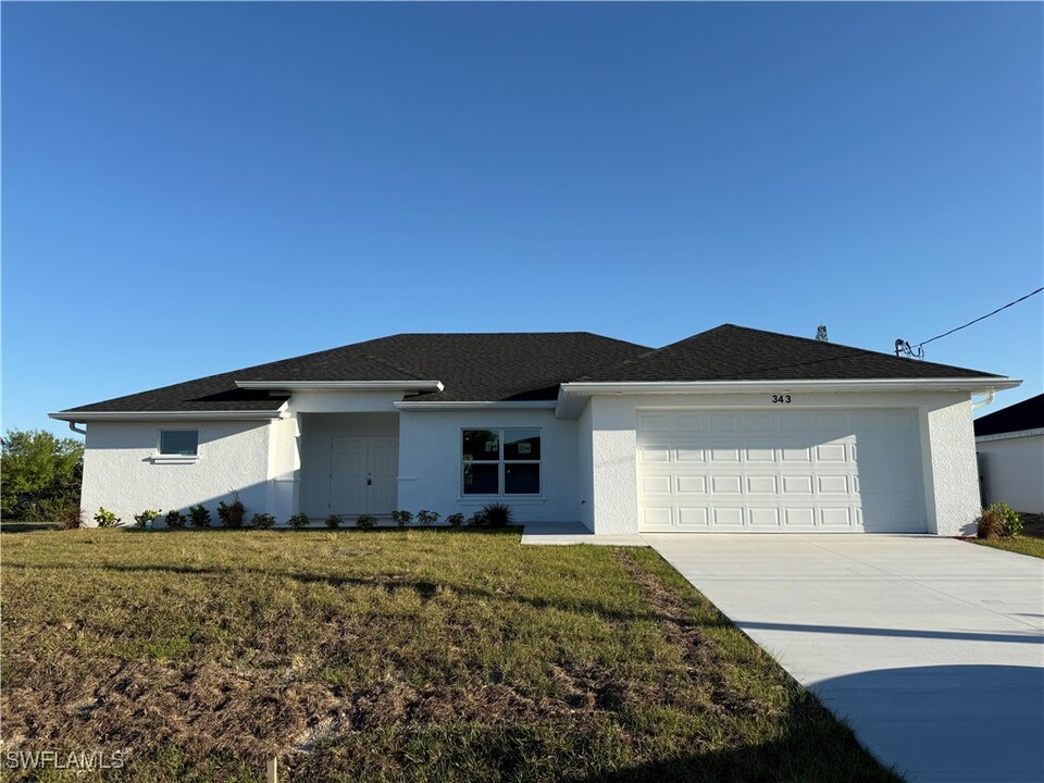 343 NE 19th Terrace in Cape Coral, FL - Building Photo