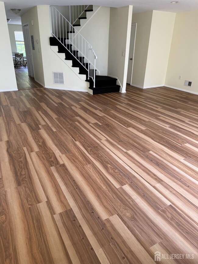 813 Plymouth Rd in North Brunswick, NJ - Building Photo - Building Photo