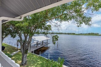 9901 Bay Dr in Gibsonton, FL - Building Photo - Building Photo