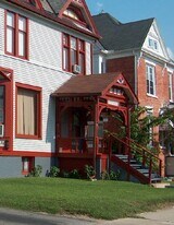 315 S Winter St, Unit Apartment #2 in Adrian, MI - Building Photo