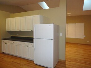 4312 E Lake Shore Dr in Wonder Lake, IL - Foto de edificio - Building Photo