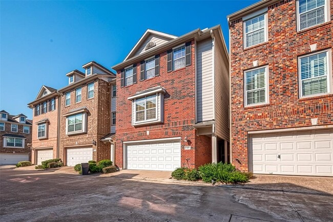 3418 Skyline Village Dr in Houston, TX - Building Photo - Building Photo