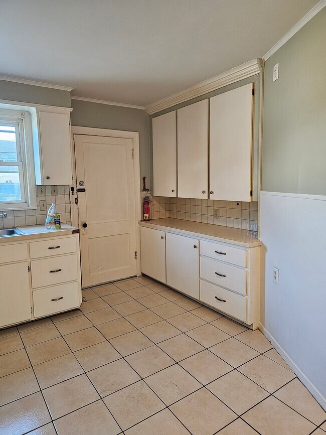 552 E Buchtel Ave in Akron, OH - Building Photo - Building Photo