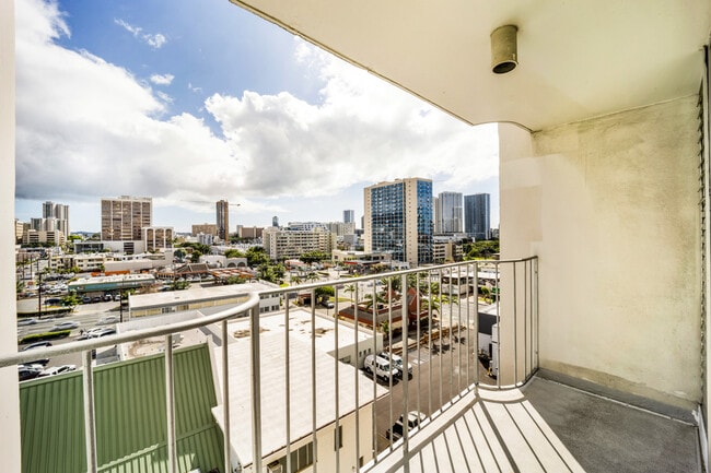 1125 Young St in Honolulu, HI - Building Photo - Building Photo