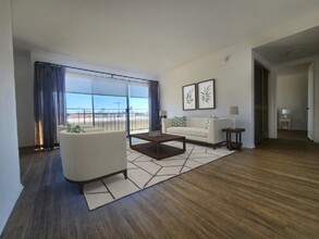 1701 Purdue Ave in Los Angeles, CA - Building Photo - Interior Photo