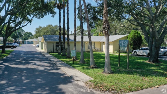 6916 Julia Ct in New Port Richey, FL - Building Photo - Building Photo