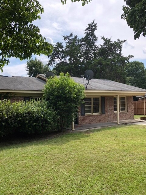127 Gentilly Dr in Statesboro, GA - Building Photo