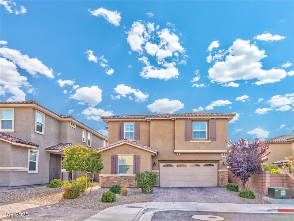 695 Steve Wruck Ct in Henderson, NV - Building Photo
