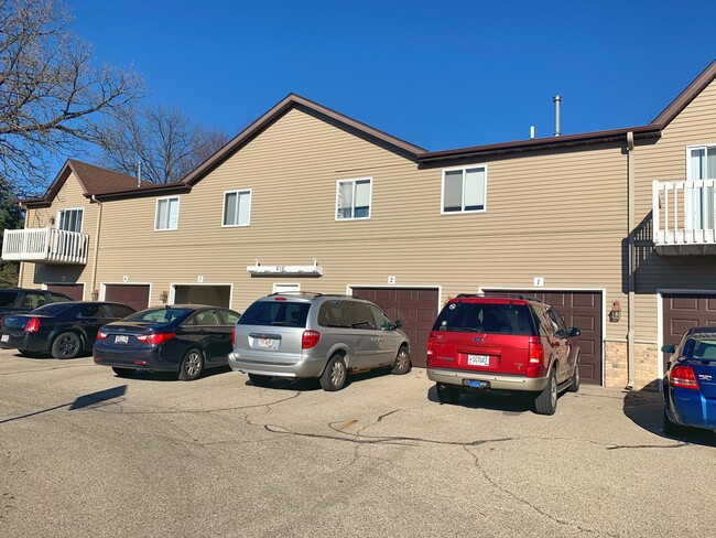 Bowers Boulevard Townhomes in Delavan, WI - Foto de edificio - Building Photo