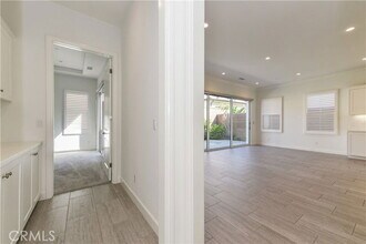 58 Belfast in Irvine, CA - Building Photo - Building Photo