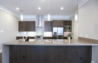 5327 Lillian St in Houston, TX - Foto de edificio - Building Photo