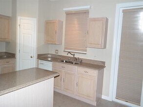 138 Pine Isle Dr in Sanford, FL - Foto de edificio - Building Photo