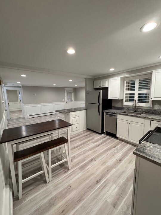 38 Moseley Ave, Unit #1 in Newburyport, MA - Foto de edificio