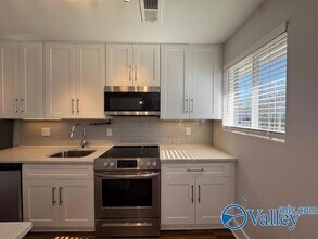 4300 Knight Rd SW, Unit D in Huntsville, AL - Building Photo - Building Photo