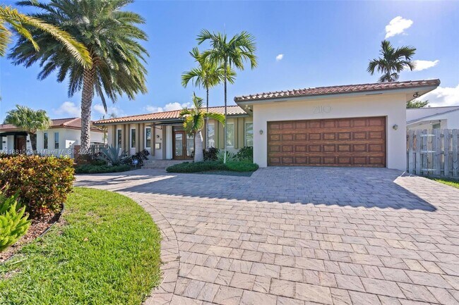2110 NE 122nd St in North Miami, FL - Foto de edificio - Building Photo