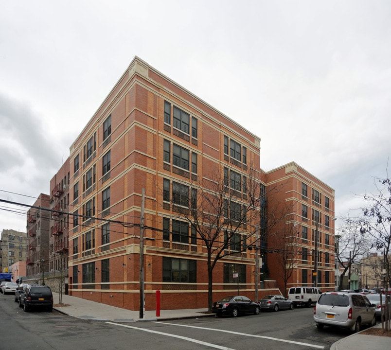 The Lenniger Residences in Bronx, NY - Building Photo