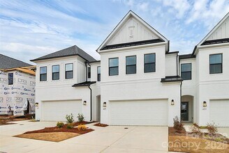 6029 Mariemont Cir in Charlotte, NC - Building Photo - Building Photo