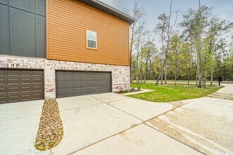 2529 Appian Wy in Roman Forest, TX - Building Photo - Building Photo