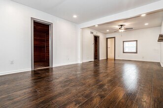 214 W Walnut St in Junction City, KS - Building Photo - Building Photo